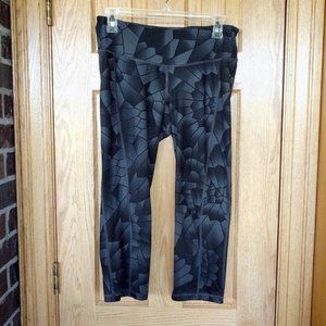 Old Navy Active black/gray geometric crops M capri